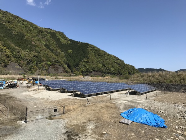 低圧野立て太陽光発電所