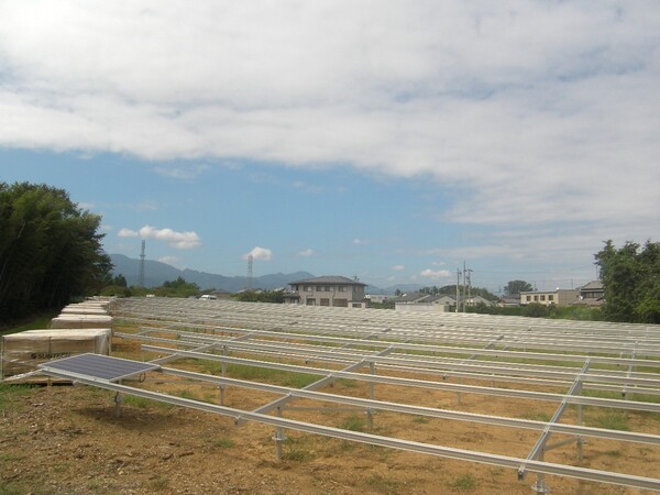 太陽光パネルを設置する架台
